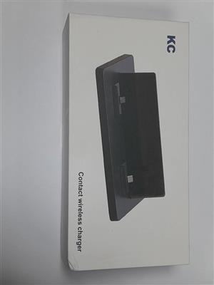 FAST CHARGER STAND WITH 4 OUTPUT