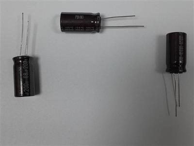E 68UF/200V